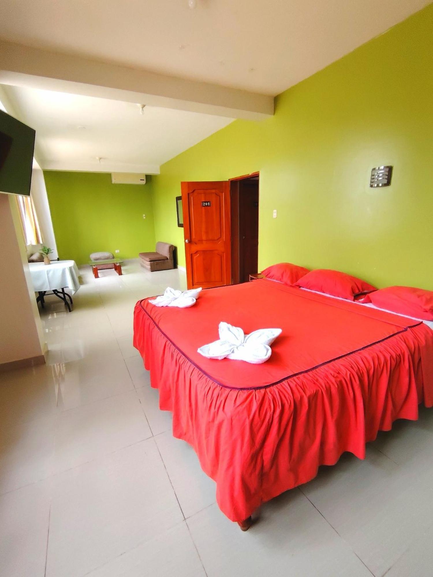 Tahuari Hotel Pucallpa Exterior photo